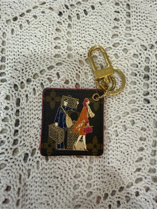 Louis Vuitton Accessories - Louis Vuitton Monogram Illustre Bag Trunks Groom Charm Key Holder Orange